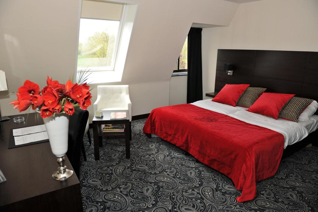 Van Der Valk Hotel Den Haag - Voorschoten Eksteriør billede