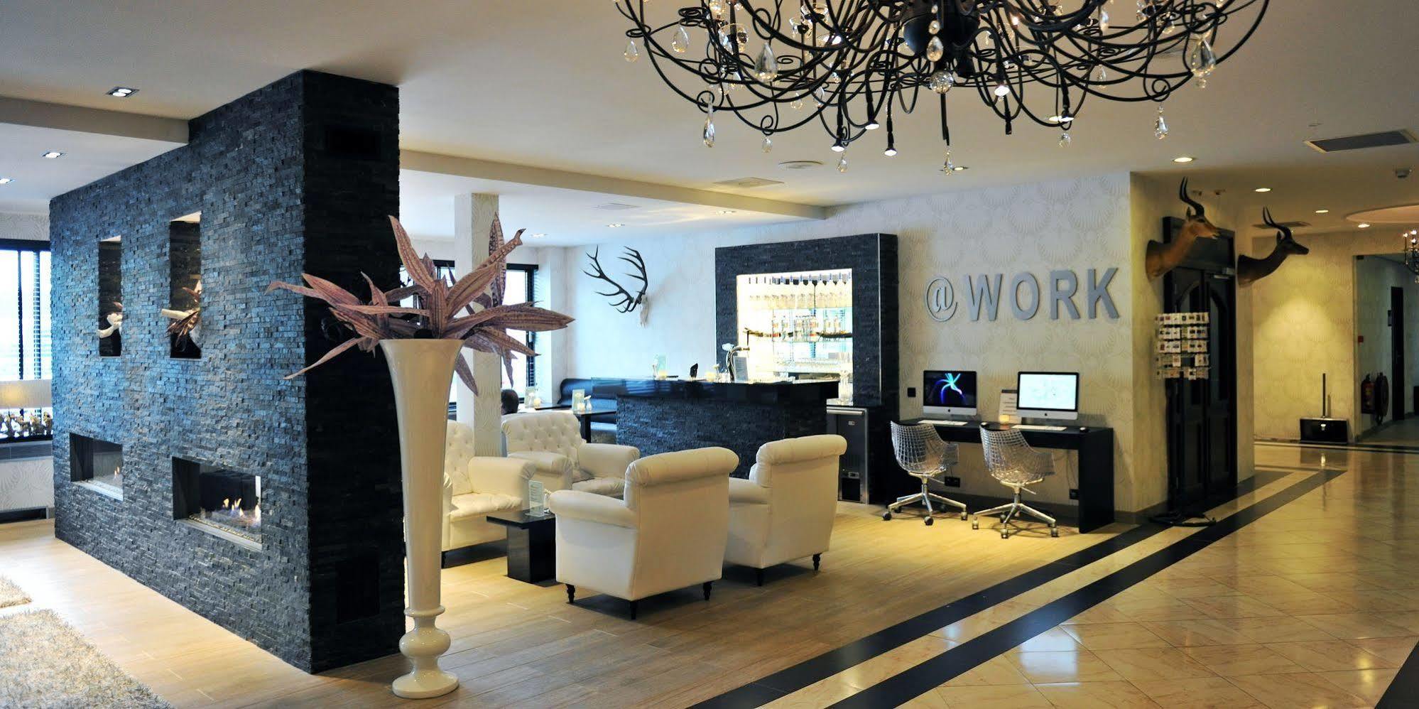 Van Der Valk Hotel Den Haag - Voorschoten Eksteriør billede