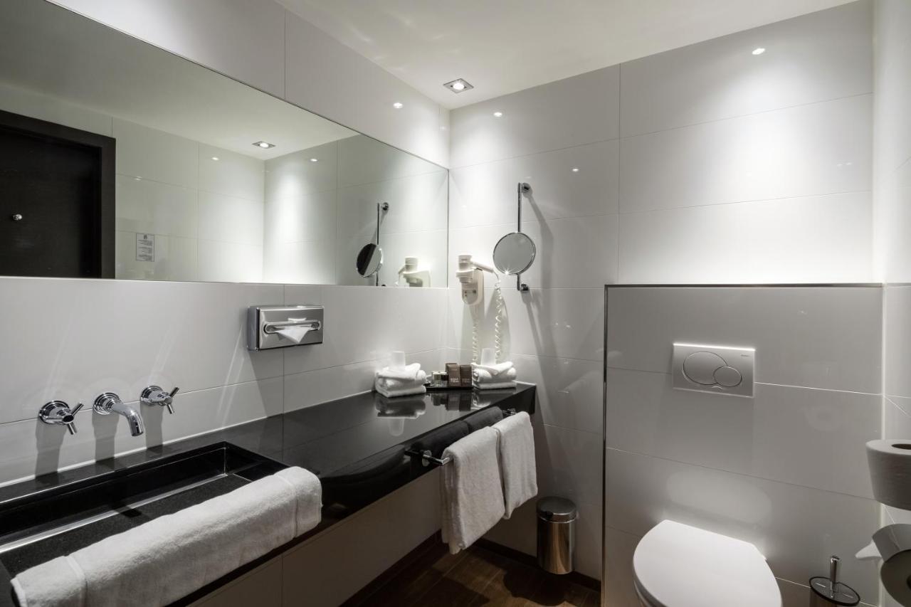 Van Der Valk Hotel Den Haag - Voorschoten Eksteriør billede